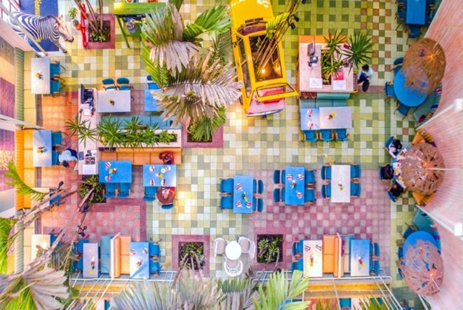 Taller Ken, Madero cafe, unique cafes, repurposed materials, interior design, vintage car design, cafe design, restaurant design, urban oasis, urban design, restaurant design, guatemala city cafe, cafe design, quirky cafes, quirky interior design, rainwater collection