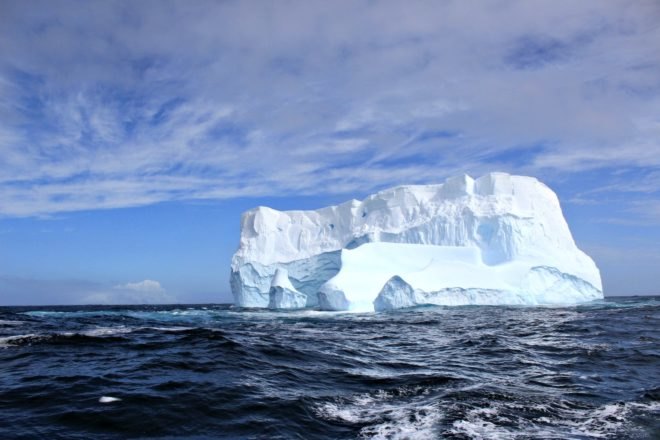 Dubai firm, harvest iceberg, Antarctica, Australia, environmentalism, climate change,