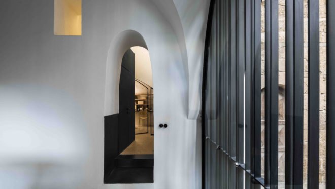 Modern Cave, Pitsou Kedem Architects, cave, Israel, vaulted ceilings, green renovation, natural light, renovated interior, green interior