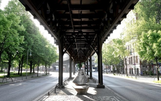 Radbahn, Radbahn Bike Path Berlin, U1 elevated subway line, subway parks, subway green space, german highline, german green space, berlin subway park, bike paths berlin park, urban design berlin, berlin's subway park, green bike paths berlin, bike routes berlin, repurposed subway lines, subway parks, subway bike path