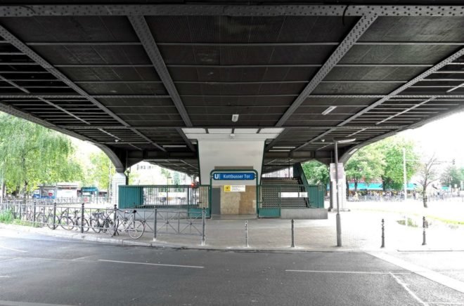 Radbahn, Radbahn Bike Path Berlin, U1 elevated subway line, subway parks, subway green space, german highline, german green space, berlin subway park, bike paths berlin park, urban design berlin, berlin's subway park, green bike paths berlin, bike routes berlin, repurposed subway lines, subway parks, subway bike path