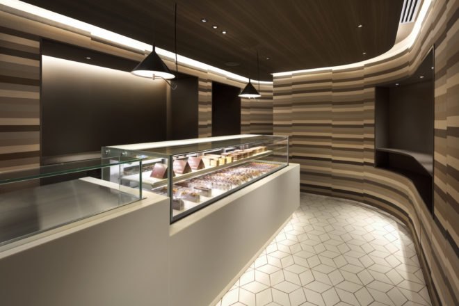 à tes souhaits!, à tes souhaits! Kichijoji, à tes souhaits design by nendo, nendo store design, nendo interior design, modern ice cream shop, contemporary patisserie design, Japanese patisserie interior design, contemporary earth walls, earth walls in retail