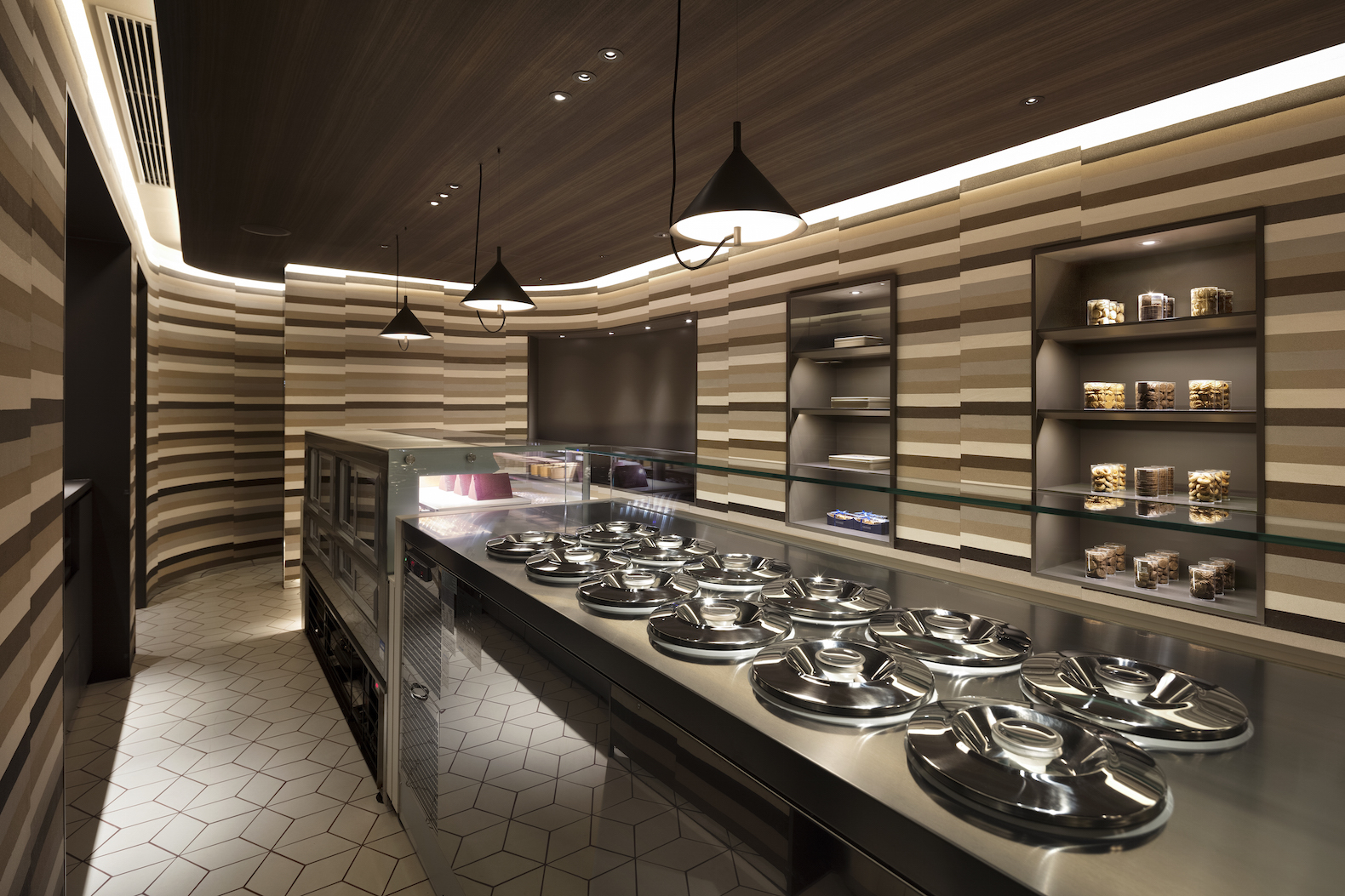 à tes souhaits!, à tes souhaits! Kichijoji, à tes souhaits design by nendo, nendo store design, nendo interior design, modern ice cream shop, contemporary patisserie design, Japanese patisserie interior design, contemporary earth walls, earth walls in retail
