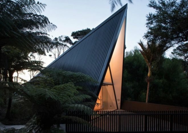 Chris Tate, Tent House, Waiheke Island tent house, Waiheke Island architecture, Waiheke Island retreats, off grid retreats, glamping new zealand, tent house new zealand, rustic living, off grid living, new zealand off grid, glamping new zealand, glamping retreats, glamping tents,