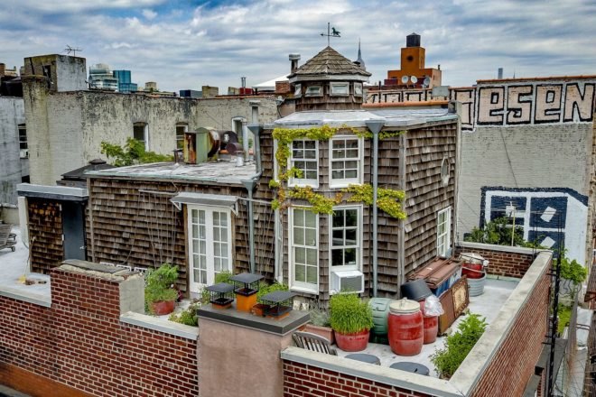 NYC rooftop cottage, nyc real estate, nyc cottage for sale, East Village Cottage, Henry Merwin Shrady III, nyc rooftop terrace, East Village rooftop cottage, East Village penthouse apartment, Gale Barrett Shrady, magical cottages, nyc penthouses, nyc design, nyc architecture, nyc secret buildings, east village cottage, NYC rooftop gardens