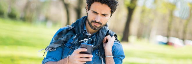 cell phone ban, walking while looking at phone, crosswalk cellphone ban, Honolulu cellphone ban, Honolulu crosswalk law, street safety, distracted walking, Honolulu, Hawaii, texting, ban, fine, pedestrian fatalities, Distracted Walking Law,