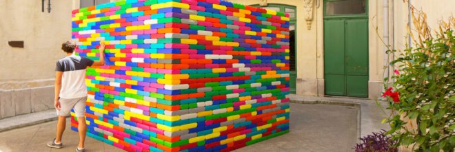 Atelier Microméga, La Madeleine, lego architecture, colorful architecture, Festival des Architectures Vives, french architecture, architecture events 2017, art installations montpellier, montpellier architecture, emerging architects, architectural installations, lego houses, lego huts, colorful brick structures, plastic bricks