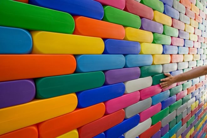 Atelier Microméga, La Madeleine, lego architecture, colorful architecture, Festival des Architectures Vives, french architecture, architecture events 2017, art installations montpellier, montpellier architecture, emerging architects, architectural installations, lego houses, lego huts, colorful brick structures, plastic bricks
