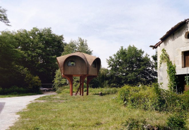 Le Haut Perche by Studio Weave, Le Haut Perché for Bordeaux, Refuges Périurbains, Le Haut Perché Refuges Périurbains, Le Haut Perché, off grid shelter Bordeaux, Bordeaux urban hiking, Bordeaux pedestrian pathway countryside