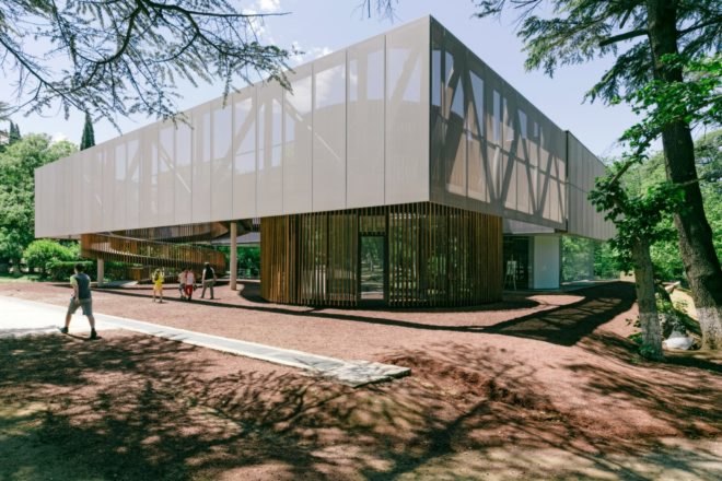 Mediathek, Laboratory of Architecture #3, Tbilisi library, multimedia library, library design, library architecture, wooden staircase, spiral staircase, architecture, wooden building materials, cantilevered buildings, rectangular buildings, library in Tbilisi, childrens library