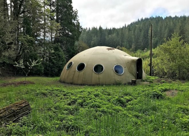 Lorane Hwy dome home, eco friendly domes, dome home, oregon dome home, oregon alien home, oregon eco properties, oregon real estate, green design, eco domes, alien homes, alien-like domes, eco domes, off grid living, off grid tiny homes,