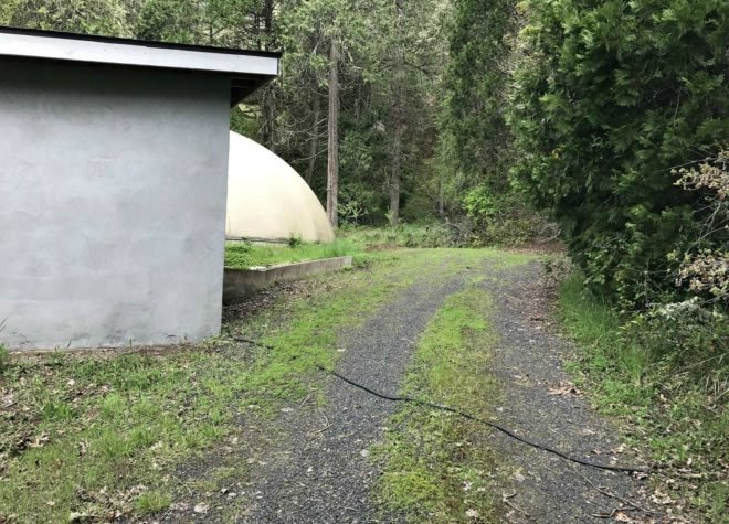 Lorane Hwy dome home, eco friendly domes, dome home, oregon dome home, oregon alien home, oregon eco properties, oregon real estate, green design, eco domes, alien homes, alien-like domes, eco domes, off grid living, off grid tiny homes,