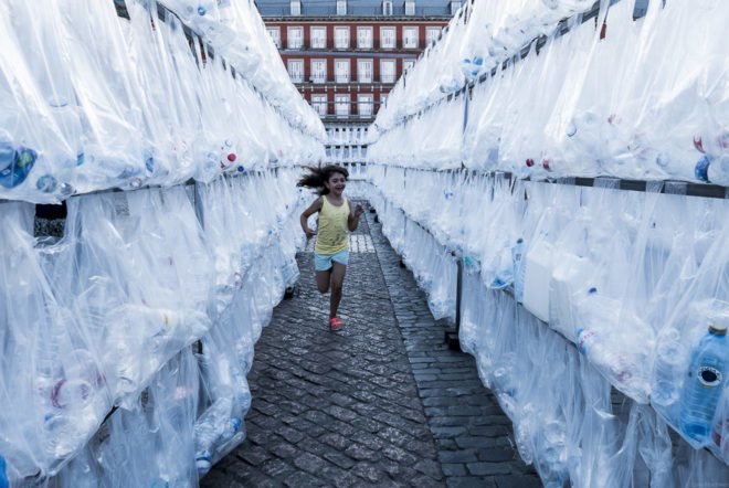 PlasticWaste Labyrinth by Luzinterruptus, PlasticWaste Labyrinth Madrid, PlasticWaste Labyrinth, Madrid Four Seasons art, plastic bottle art, trash art installation, environmental art in Madrid, Plaza Mayor installation, Centennial Celebration of Plaza Mayor