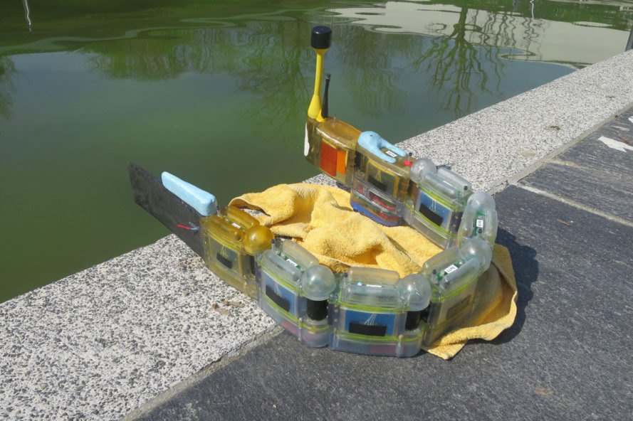 École Polytechnique Fédérale de Lausanne, EPFL, envirobot eel, water pollution, robots, pollution, Switzerland, robotic eels, Lake Geneva