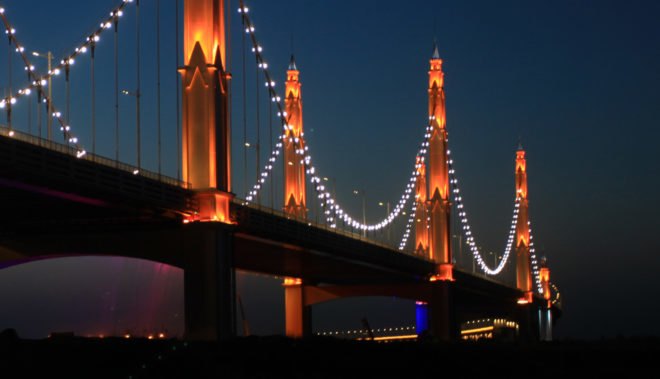 Binhe Yellow River Bridge, Philips lighting, LED lights, green lighting, Philips Color Kinetics technology, China