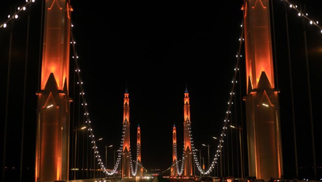 Binhe Yellow River Bridge, Philips lighting, LED lights, green lighting, Philips Color Kinetics technology, China