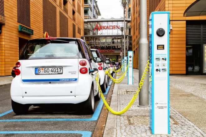 Electric car, electric cars, electric vehicle, electric vehicle, electric car charging, electric vehicle charging, EV charging, Nissan, Nissan Motor Company, Enel, Enel SpA, Denmark, grid, electricity, battery, EV batteries, batteries