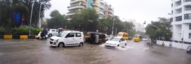 Flood, floods, flooding, floodwaters, floodwater, water, India, Mumbai, Nepal, Bangladesh, natural disaster, natural disasters, monsoon, monsoons, monsoon rain, rain, raining, rainfall