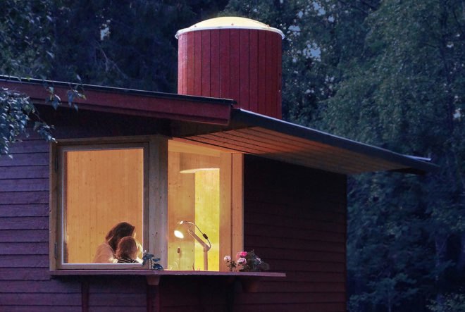 Look Out Lodge by Anders Berensson Architects, Look Out Lodge in Stockholm, prefabricated window designs, Sky Tower in the bedroom, prefabricated timber house extension, Look Out Lodge house extension,