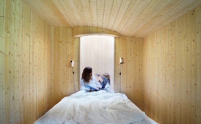 Look Out Lodge by Anders Berensson Architects, Look Out Lodge in Stockholm, prefabricated window designs, Sky Tower in the bedroom, prefabricated timber house extension, Look Out Lodge house extension,
