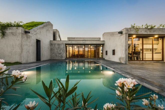 MISA ARCHITECTS, Outhouse, Vansajada, India, bamboo curtains, indian architecture, home design, green home design, green rooftops, homes with green roofs, installing green roofs, concrete homes, brutalist architecture, homes in India, interior design, water collection systems,