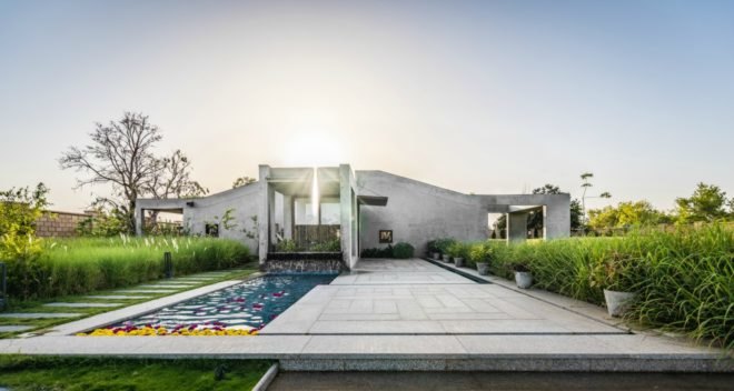 MISA ARCHITECTS, Outhouse, Vansajada, India, bamboo curtains, indian architecture, home design, green home design, green rooftops, homes with green roofs, installing green roofs, concrete homes, brutalist architecture, homes in India, interior design, water collection systems,