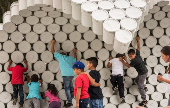 One Bucket at a Time by Factor Eficiencia and 5468796 Architecture, MEXTROPOLI 2017 installation, MEXTROPOLI 2017 buckets, bucket installation, bucket public space, bucket art, viene viene, viene viene-inspired architecture, painter bucket architecture, Mexico City public space pop up
