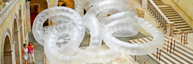 Shih Chieh Huang, Reusable Universes, Worcester Art Museum , plastic art, Shih Chieh Huang Cybernetic Bestiary, plastic art, art installations, plastic art installations, inflatable art, plastic waste, bioluminescent sea monsters, illuminated art, LED art