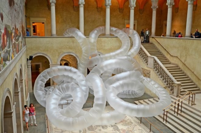 Shih Chieh Huang, Reusable Universes, Worcester Art Museum , plastic art, Shih Chieh Huang Cybernetic Bestiary, plastic art, art installations, plastic art installations, inflatable art, plastic waste, bioluminescent sea monsters, illuminated art, LED art