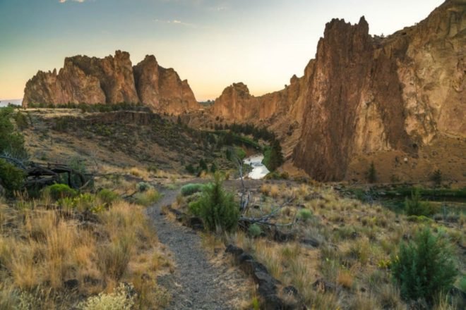 Solar Eclipse Stay, airbnb solar eclipse, solar eclipse 2017, places to see solar eclipse, solar eclipse viewing, airbnb rentals, pod homes, geodesic pods, off grid escapes airbnb, Path of Totality,