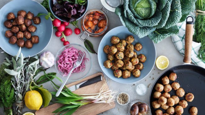 IKEA, food waste, 2020, UK, US, Swedish, vegetarian, carbon footprint, eco-friendly, green technology,