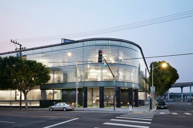 WRNS architects, airbnb office san francisco, 999 Brannan street, airbnb office design, office design, san francisco office design, san franciso architecture, interior design, airbnb environments, international interior design, natural light,