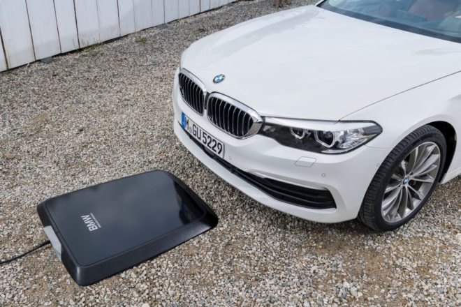 bmw, bmw 530e iperformance, wireless charging, bmw wireless charging, electric car, electric charger, wireless recharging, green car, plug-in hybrid, bmw i3, bmw i8, green transportation
