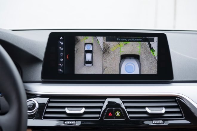 bmw, bmw 530e iperformance, wireless charging, bmw wireless charging, electric car, electric charger, wireless recharging, green car, plug-in hybrid, bmw i3, bmw i8, green transportation