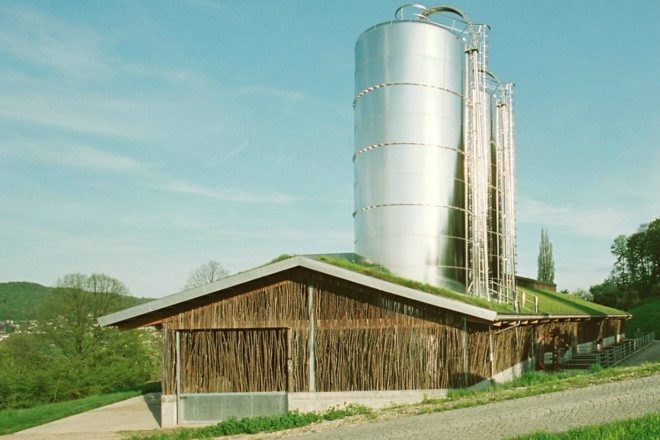 Forschungs + Architekturbüro AG, cow barn, barn design, barn renovation, stick structures, natural building materials, green building materials, sustainable building materials, cow bard design, green roof, grass-topped roof, green design, agriculture, basel barn, swiss architecture