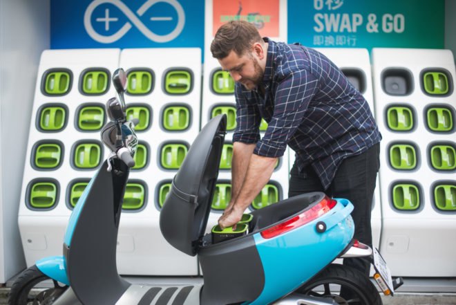 Gogoro investment, Gogoro Smartscooter, Gogoro scooters, electric scooter sharing, electric scooter battery swapping, battery swapping stations, electric scooter investment, Gogoro expansion,