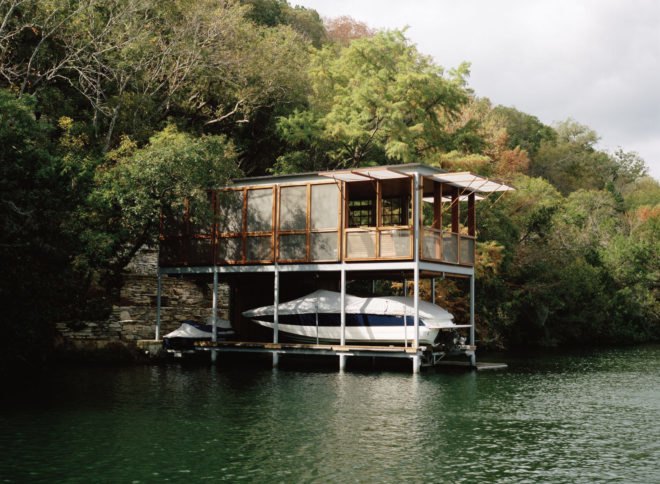Lake House by Andersson-Wise, Lake House in Austin, Lake House boathouse, boathouse Andersson-Wise, modern boathouse, minimal landscape impact architecture, off grid boathouse, off grid lake house