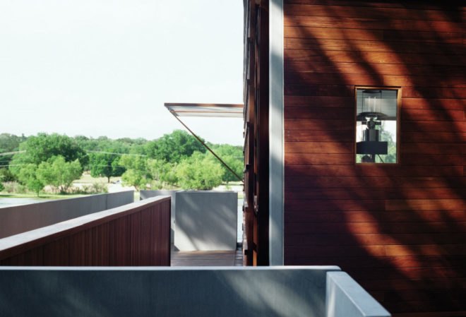 Lake House by Andersson-Wise, Lake House in Austin, Lake House boathouse, boathouse Andersson-Wise, modern boathouse, minimal landscape impact architecture, off grid boathouse, off grid lake house