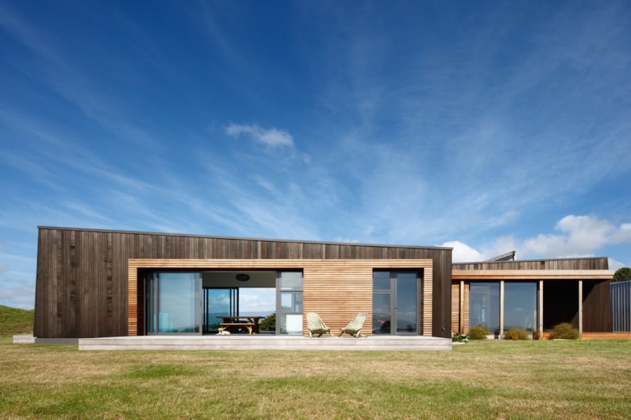 Peka Peka House I by Herriot Melhuish O’Neill Architects, Peka Peka House I, Peka Peka architecture, Peka Peka ecofriendly architecture, off grid architecture New Zealand, Kapiti Island off grid home