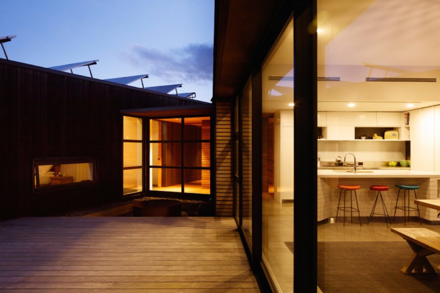 Peka Peka House I by Herriot Melhuish O’Neill Architects, Peka Peka House I, Peka Peka architecture, Peka Peka ecofriendly architecture, off grid architecture New Zealand, Kapiti Island off grid home