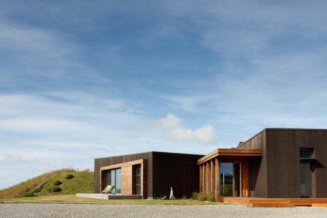 Peka Peka House I by Herriot Melhuish O’Neill Architects, Peka Peka House I, Peka Peka architecture, Peka Peka ecofriendly architecture, off grid architecture New Zealand, Kapiti Island off grid home