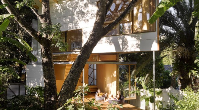 Taringa Treehouse, Phorm Architecture + Design, treehouse, Brisbane, climbing wall, Australia, green architecture, green extension, house extension, metal facade, sliding walls, glass walls