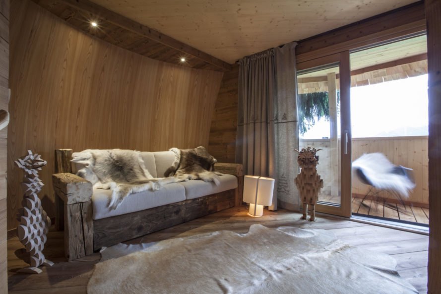 Pigna by Architetto Beltrame Claudio, egg shaped architecture, larch shingled treehouse, Pigna treehouses, Italian alp treehouse, alpine treehouse, cross laminated timber treehouse, wood fiber insulation with cross laminated timber,