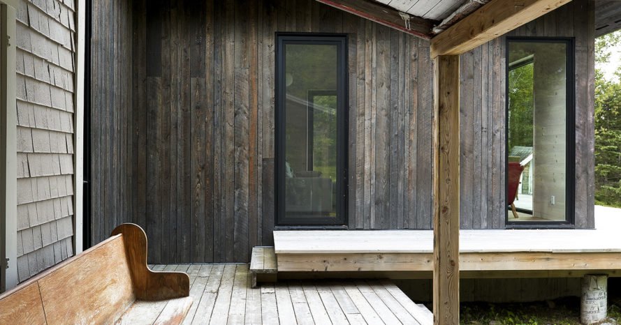 Anik Péloquin, The Sisters, green renovation, timber cladding, Canada, rural architecture, shed roof, overhanging roof, summer house, guest house