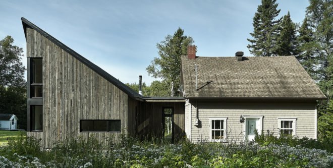 Anik Péloquin, The Sisters, green renovation, timber cladding, Canada, rural architecture, shed roof, overhanging roof, summer house, guest house