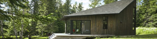 Anik Péloquin, The Sisters, green renovation, timber cladding, Canada, rural architecture, shed roof, overhanging roof, summer house, guest house