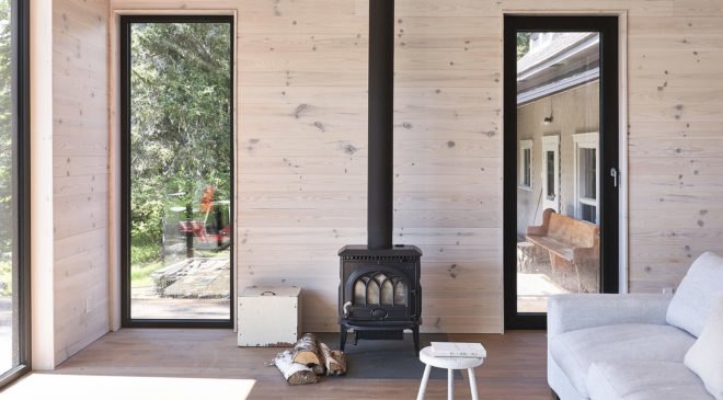 Anik Péloquin, The Sisters, green renovation, timber cladding, Canada, rural architecture, shed roof, overhanging roof, summer house, guest house