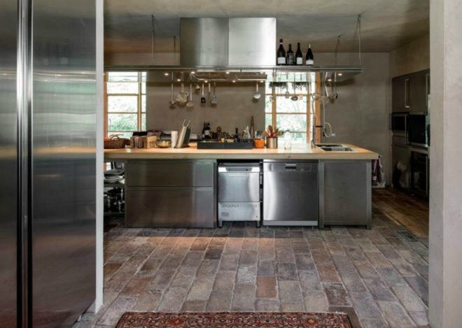 Zanon Architetti Associati, green-covered homes, italian home design, Treviso, Italy, home design, home renovation, glass homes, steel homes, green walls, vertical gardens, garden walls, country home designs