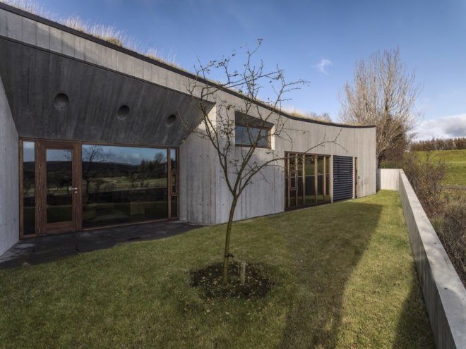 B14 by Studio Granda, Studio Granda architecture, Iceland modernist home, green roofed Iceland home, B14 villa Iceland