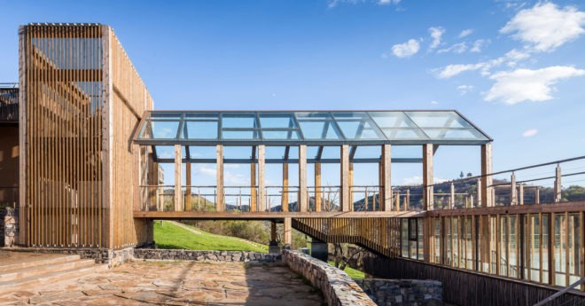Creek Park Hotel, Beijing Jinhai Lake International Resort, SYN Architects, green renovation, Beijing, luxury hotel, locally sourced materials, green architecture, wood structure, panoramic views, viewing platform